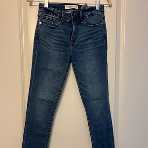 Abercrombie Super Skinny Jeans | Size 2| BRAND NEW NEVER WORN